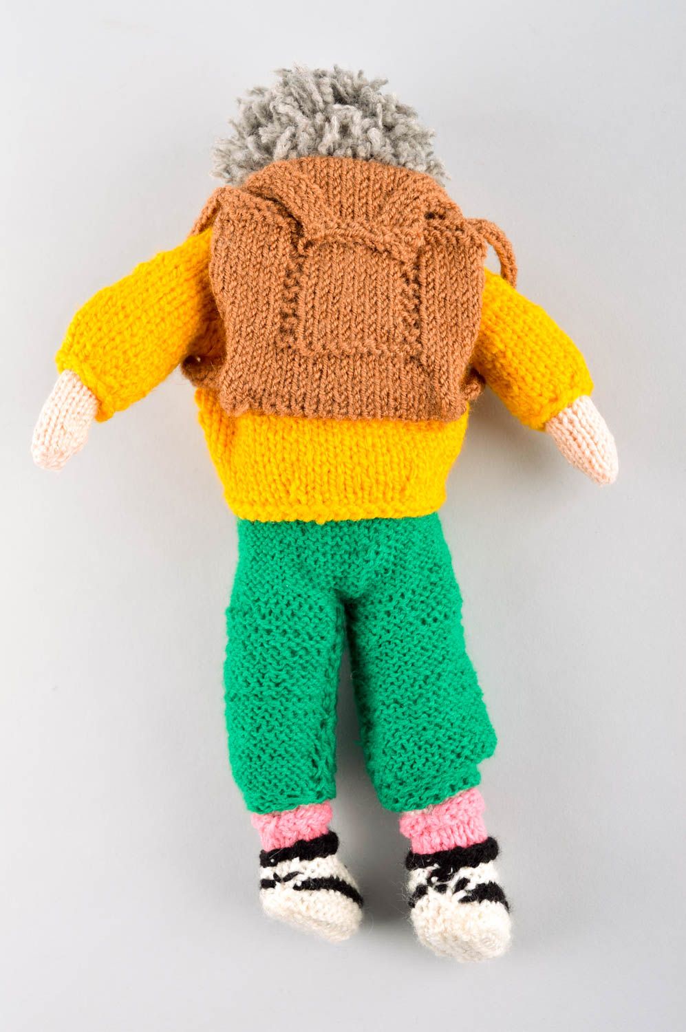 Poupée tricotée Jouet fait main écolier avec cartable Cadeau pour enfant photo 4