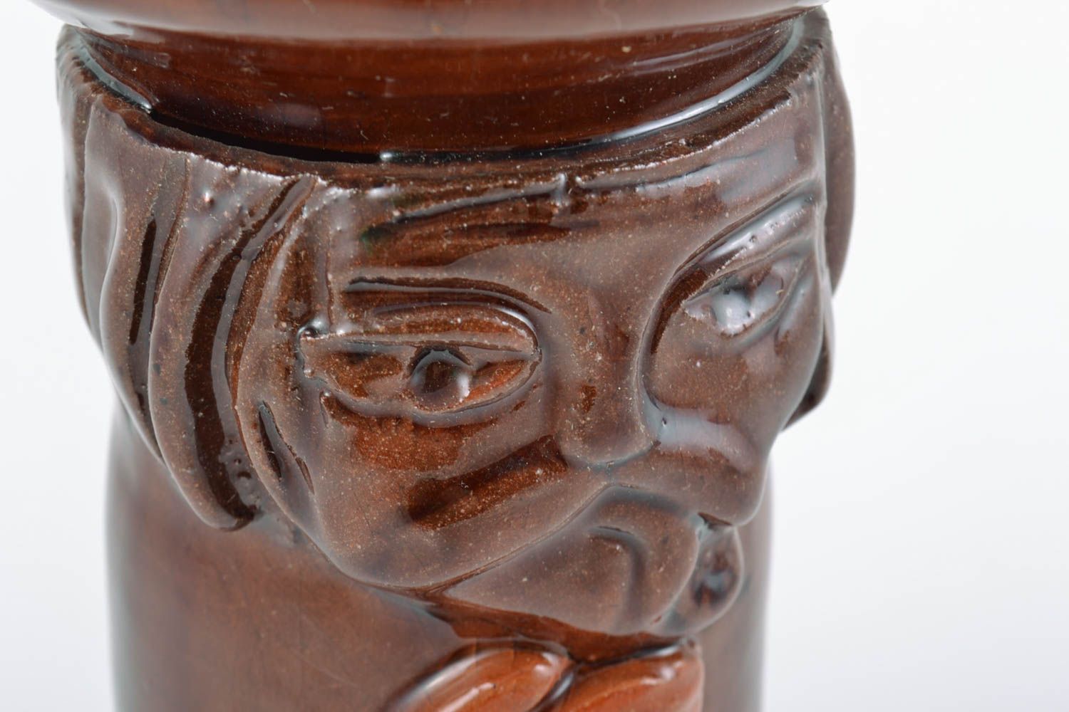 Bougeoir en céramique brun couvert de glaçure fait main en forme d'homme photo 2