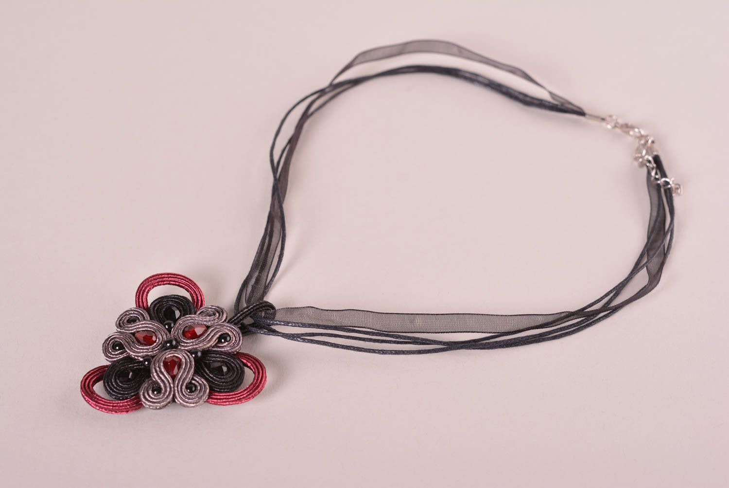 Schwarz roter Schmuck Anhänger handmade Soutache Schmuck Accessoire für Frauen foto 2