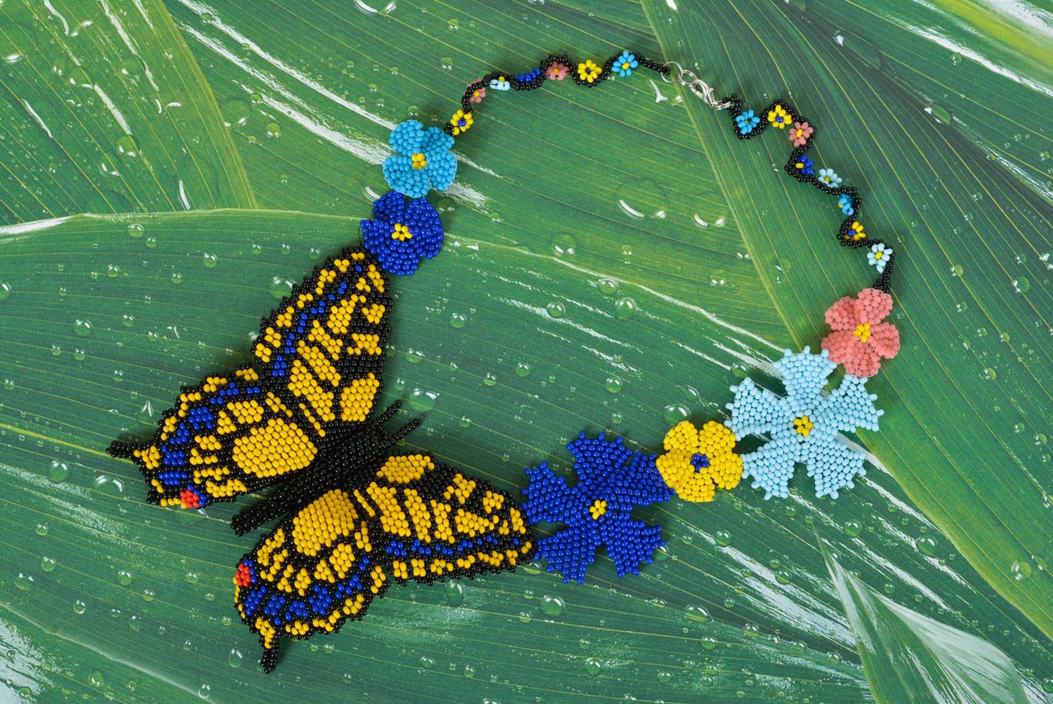 Колье из бисера колье ручной работы бабочка украшение на шею для девушек подарок фото 1