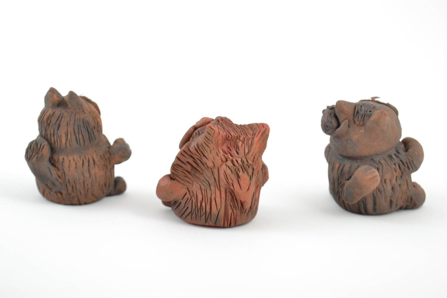 Figuras cerámicas con forma de gatos artesanales de arcilla roja 3 piezas foto 4