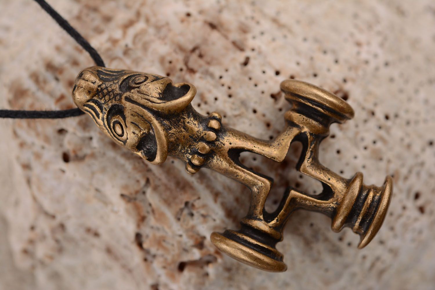 Pendentif en bronze artisanal Croix de Saint-Olaf  photo 1