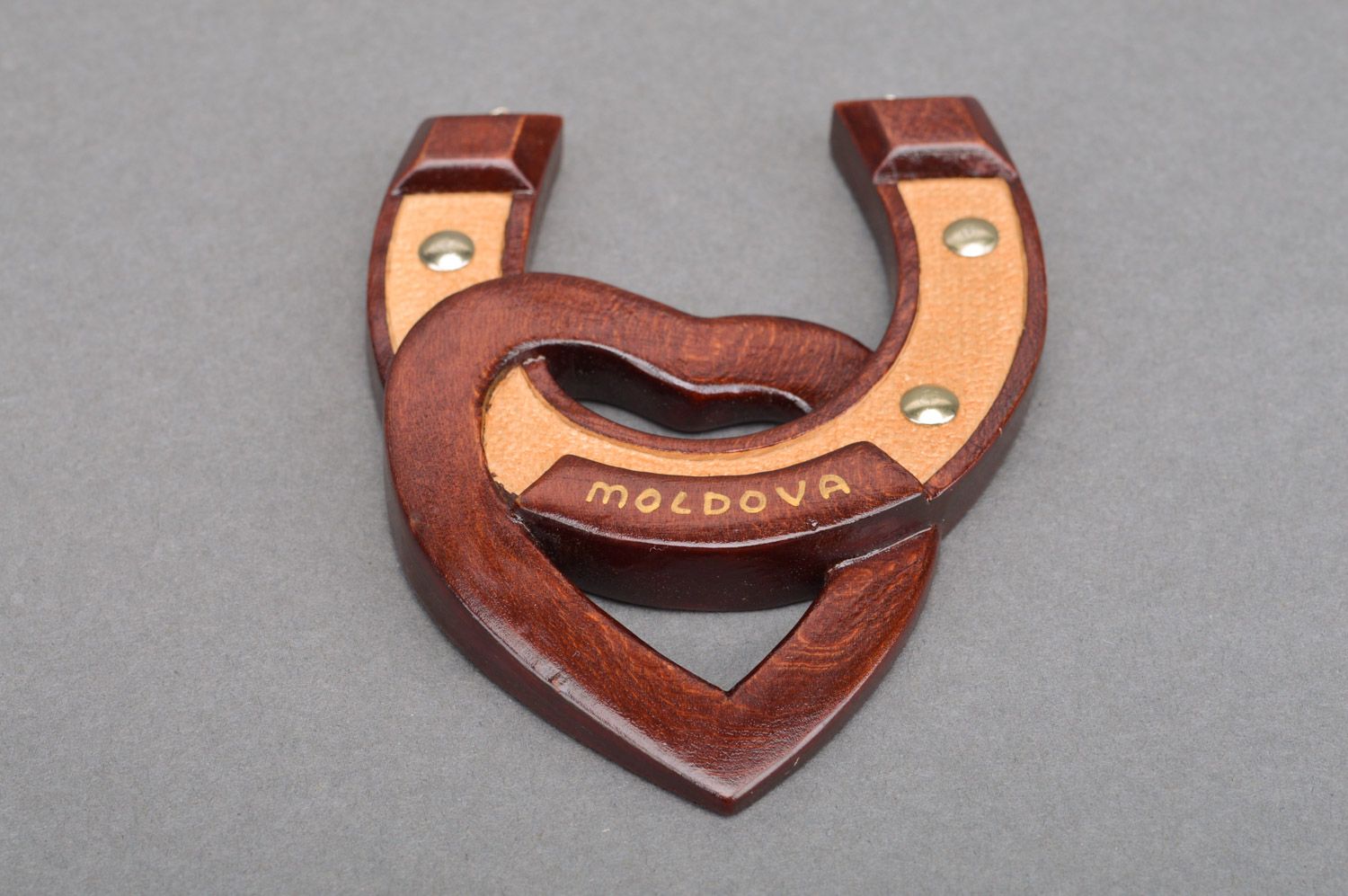Handmade wooden wall hanging horseshoe with heart for gift photo 2