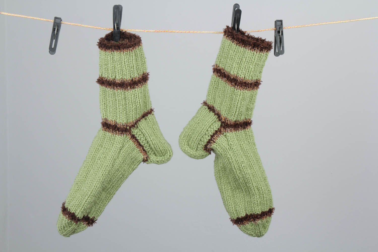 Chaussettes faites main tricotées vertes photo 1