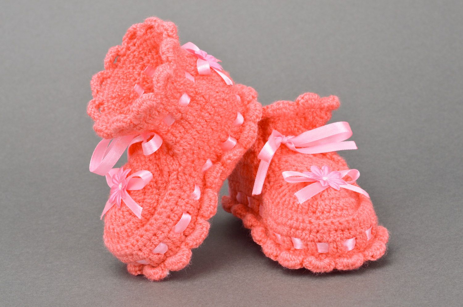 Summer small handmade baby booties for a girl with pink satin ribbons photo 2