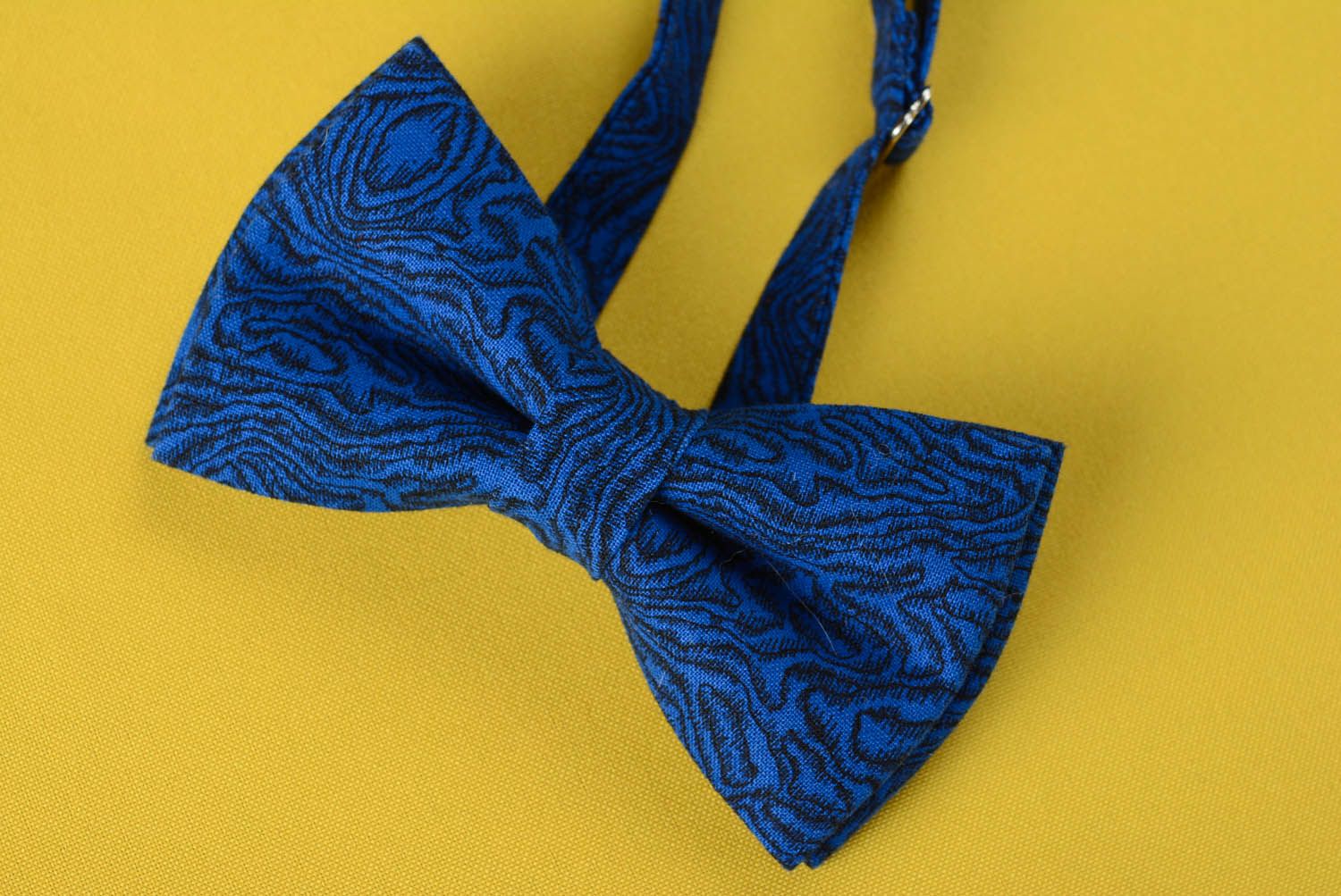Gravata borboleta azul feita de tecido de algodão foto 3
