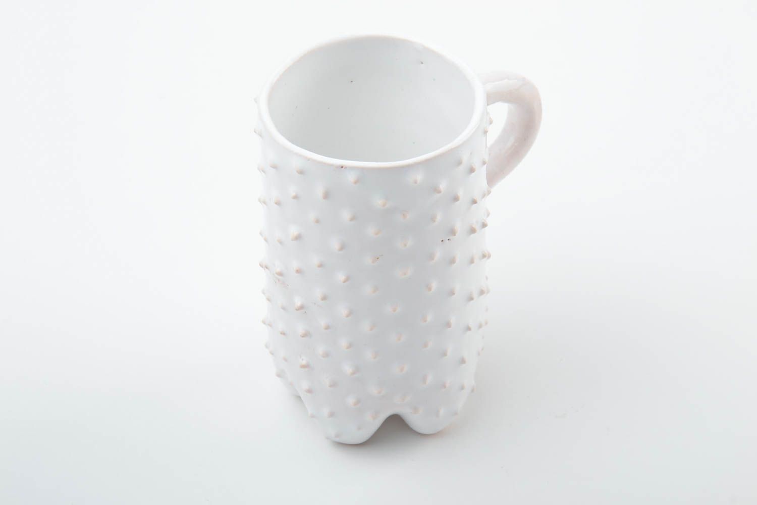 White tall ceramic coffee 11 oz cup covered with thorns with handle photo 2