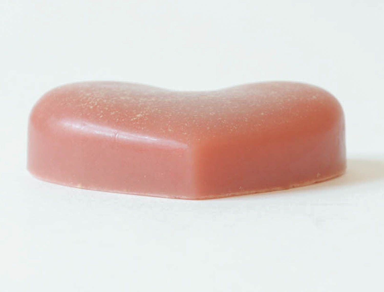 Jabón hecho a mano con arcilla rosada  foto 1