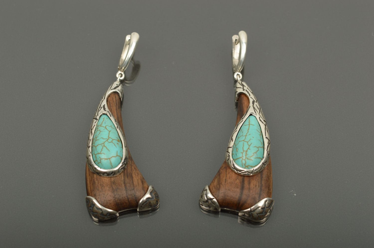 Boucles d'oreilles bois Bijou fait main avec turquoise Cadeau femme design photo 1