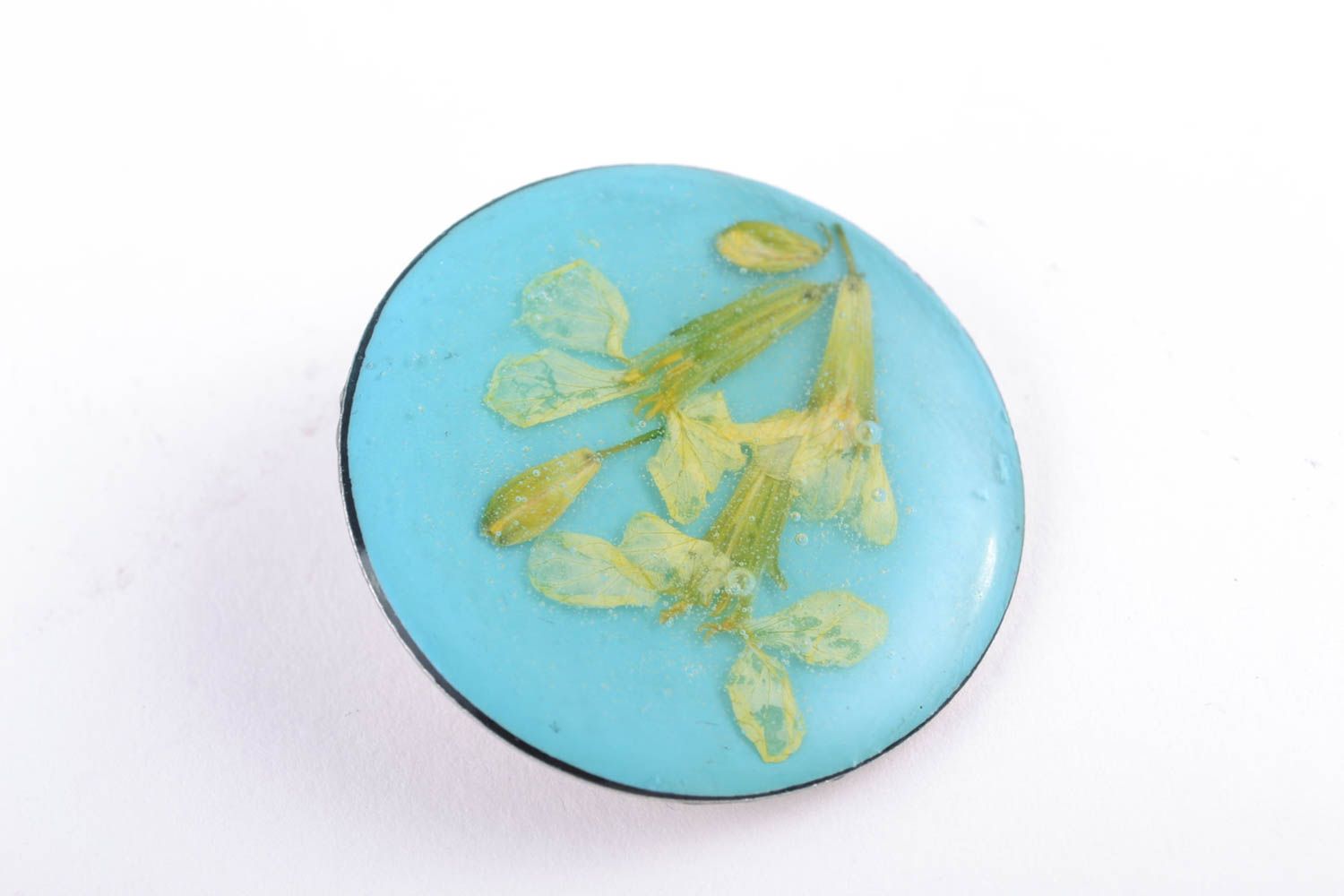 Blue round brooch with real flower photo 5