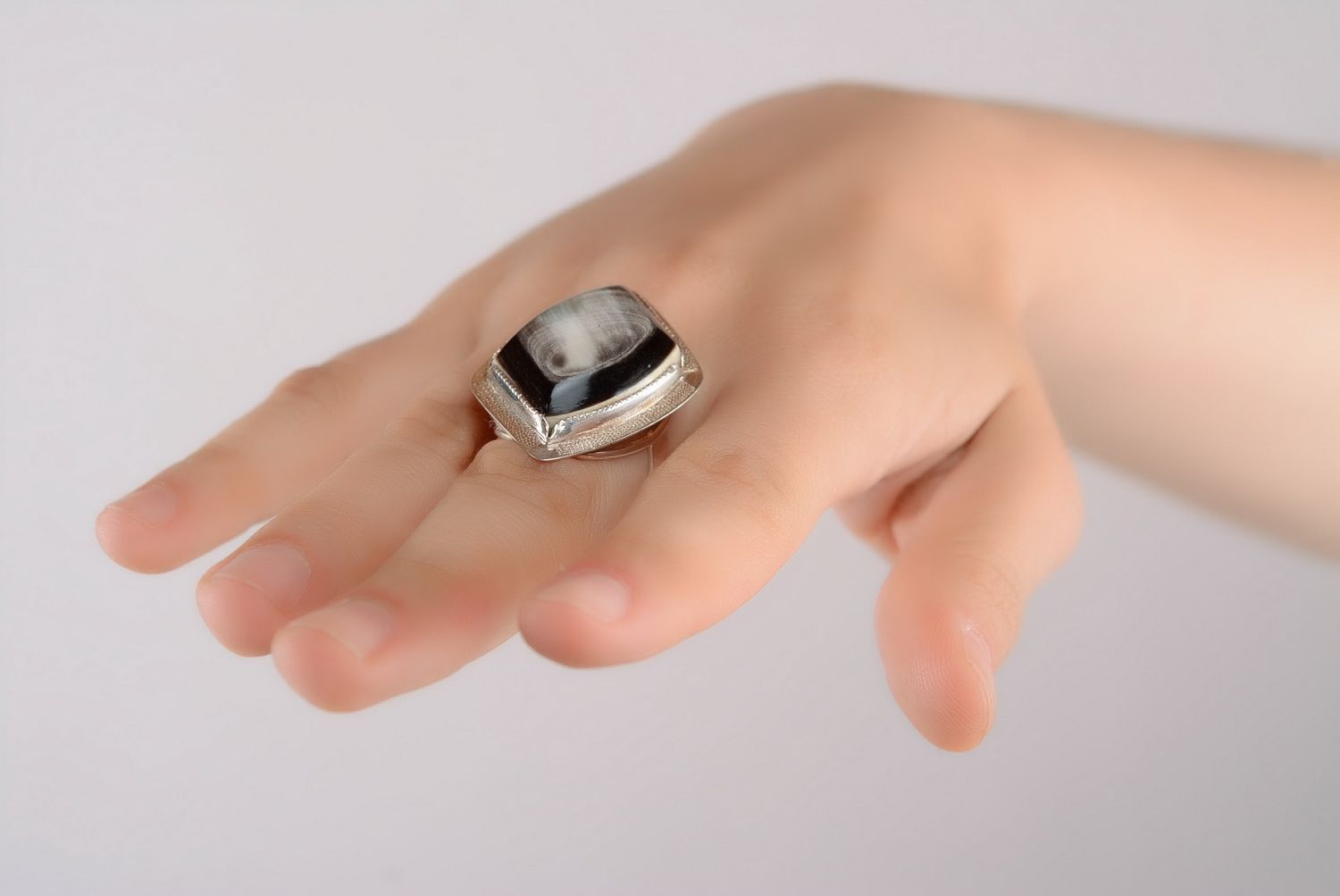 Ring aus Silber mit Kuhhorn foto 3
