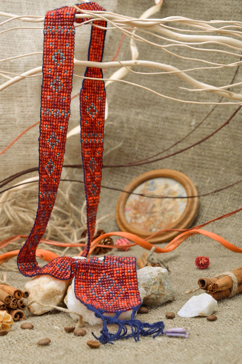 Красный гердан из китайского бисера ручной работы с орнаментом нарядный фото 1