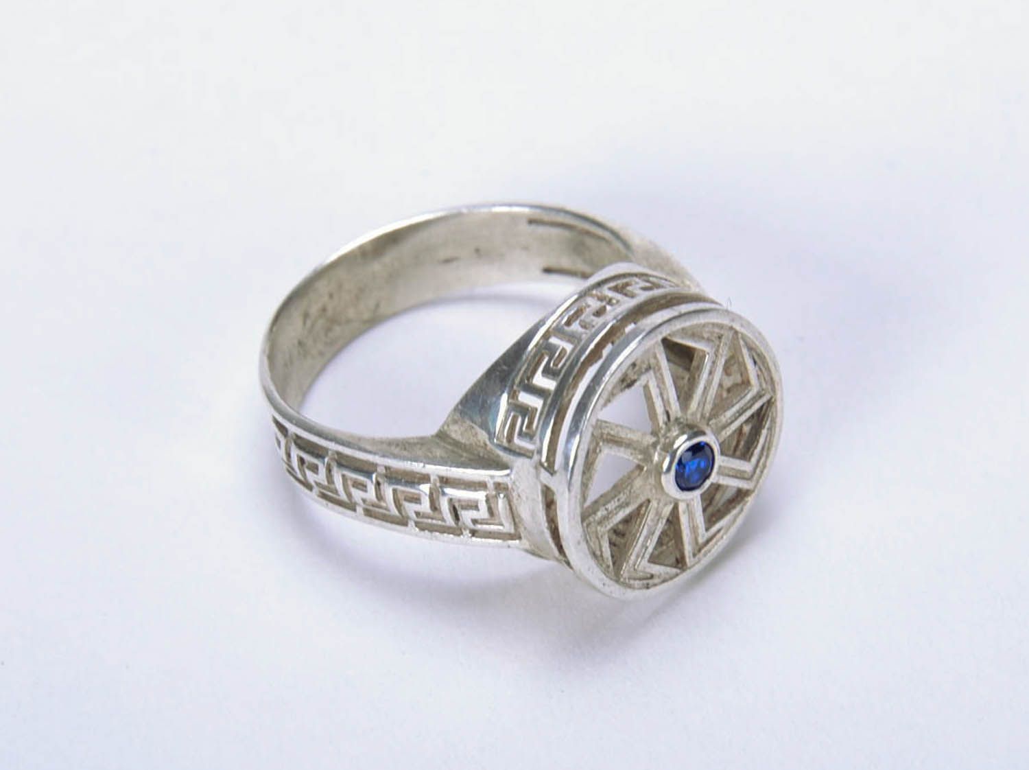 Серебряное кольцо с этническим символом фото 4
