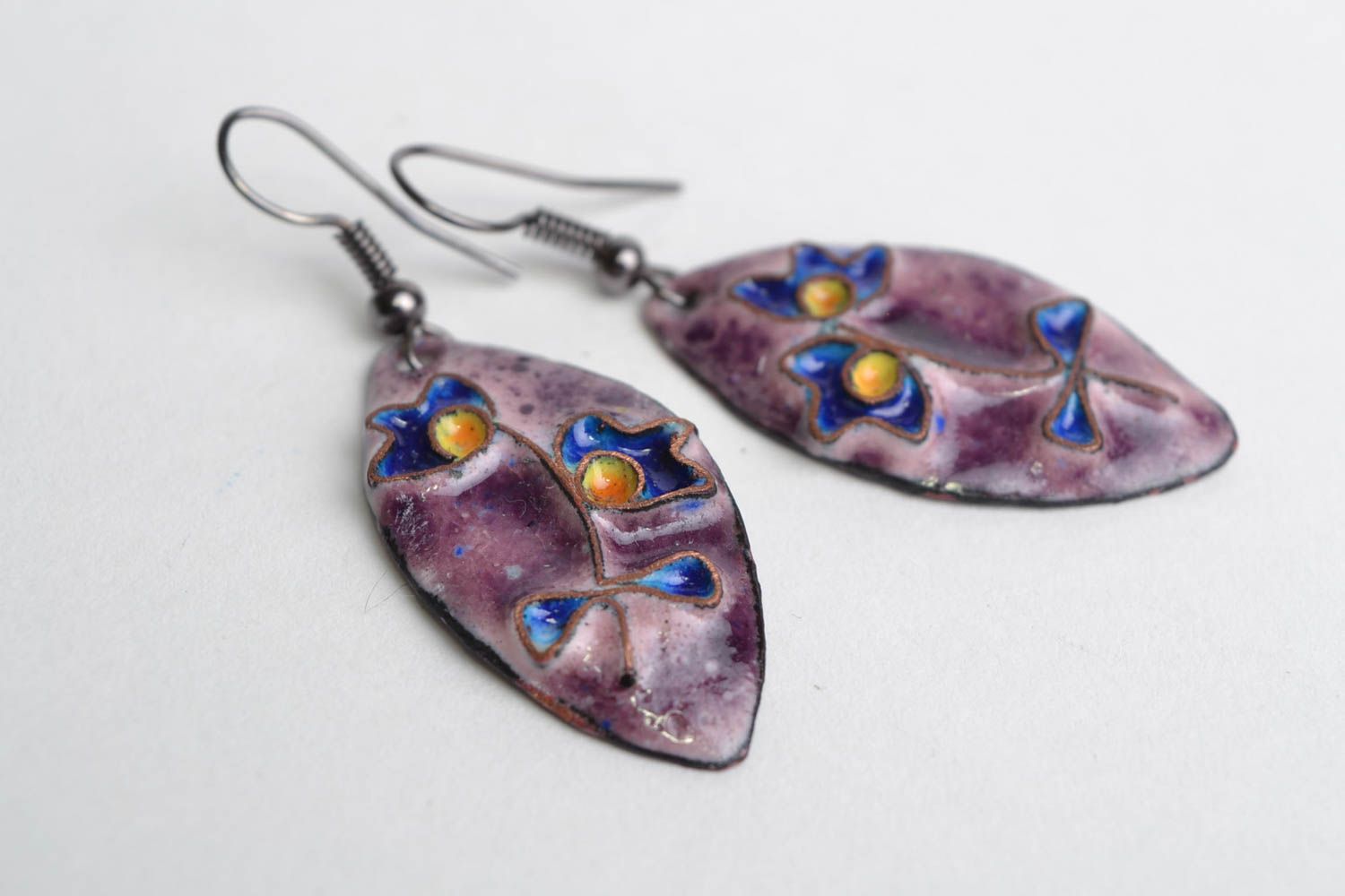 Handmade enameled copper dangling earrings with flower in blue and violet colors photo 3