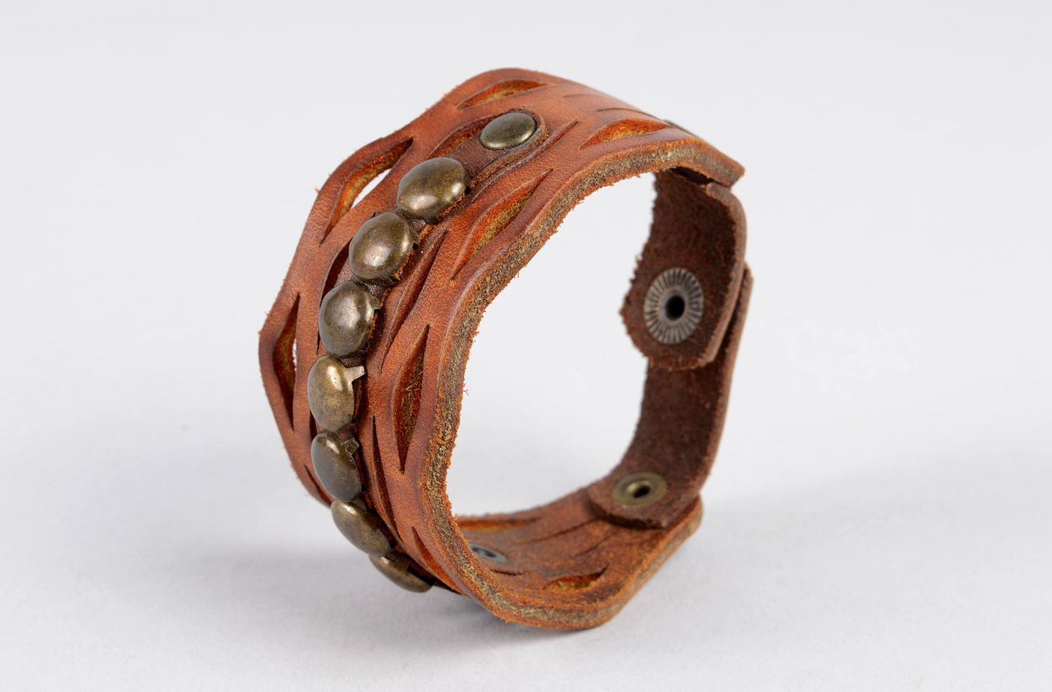 Широкий кожаный браслет украшение ручной работы аксессуар из кожи коричневый фото 3