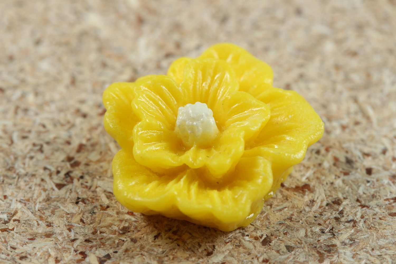 Fleur en pate polymere fait main Fourniture bijoux jaune Création bijoux photo 1