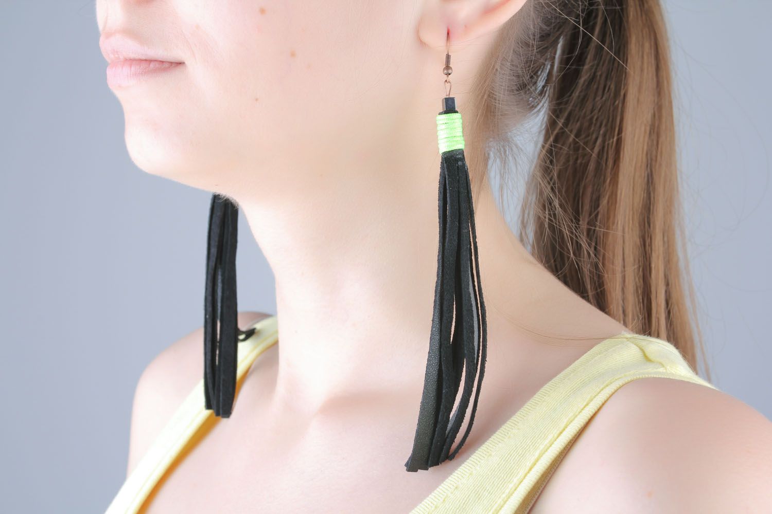 Earrings made of leather and waxed cord photo 5