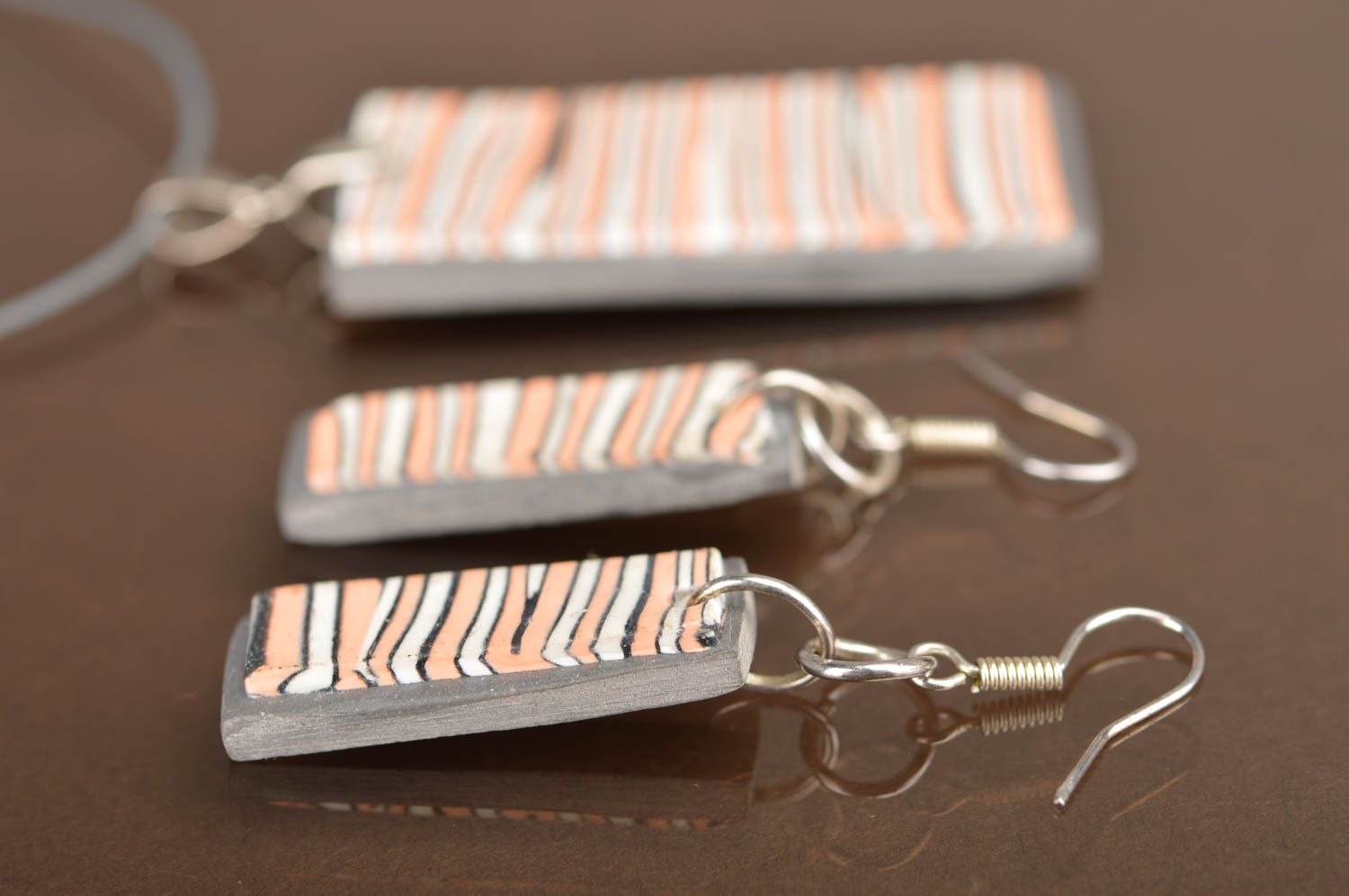 Set of jewelry made of polymer clay of rectangular form earrings and pendant photo 3