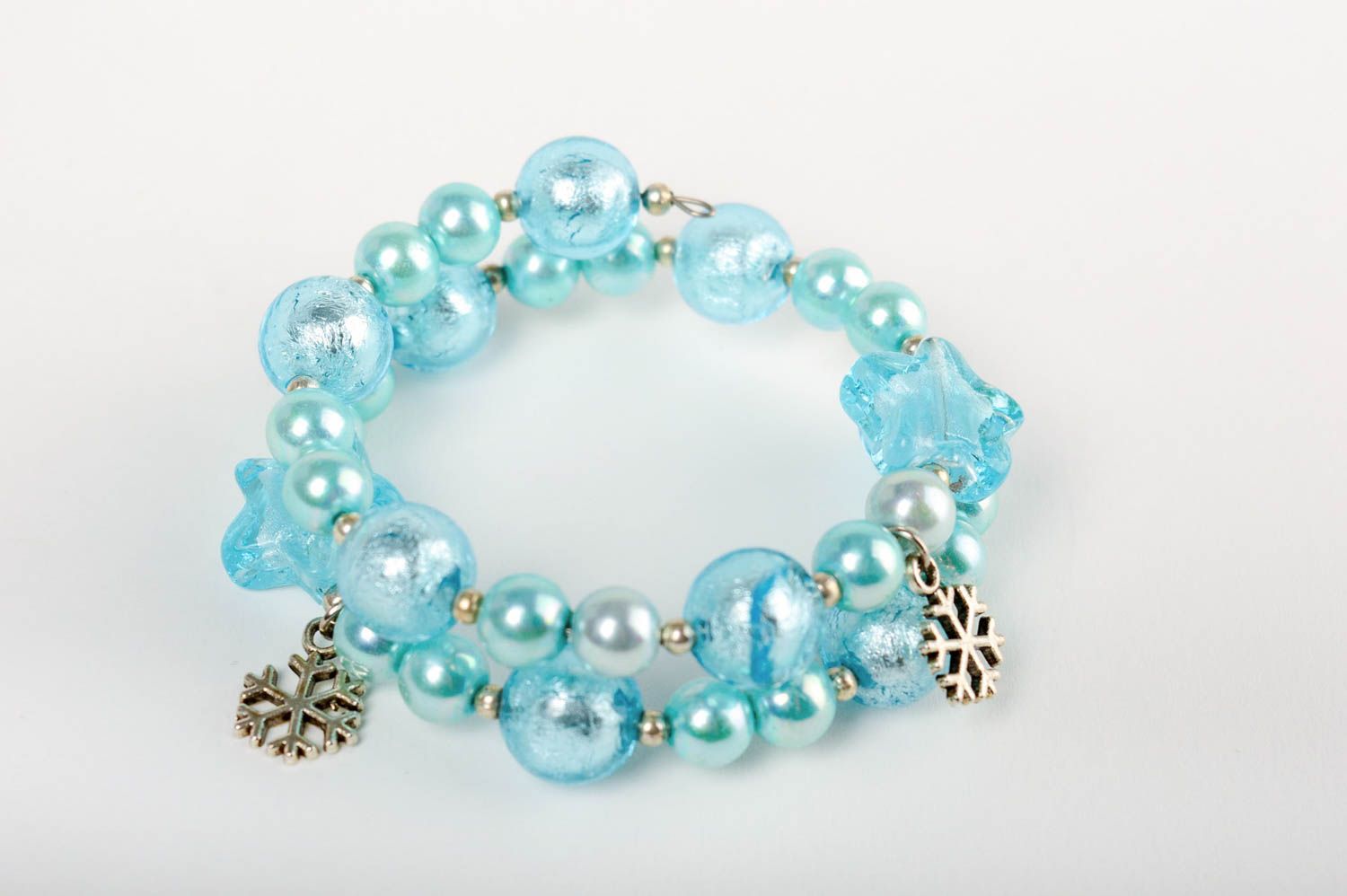 Handmade blue bracelet made of Venetian glass and ceramic pearls photo 2