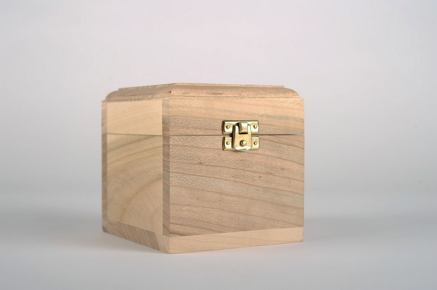 Boîte en bois brut à bijoux faite main photo 2