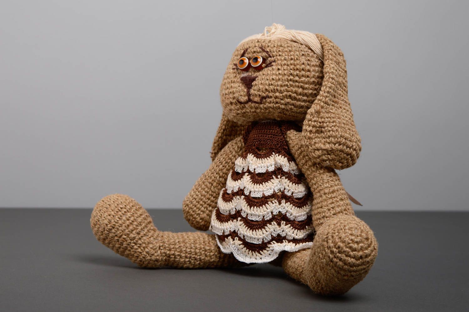 Grande peluche tricotée au crochet Hase photo 1