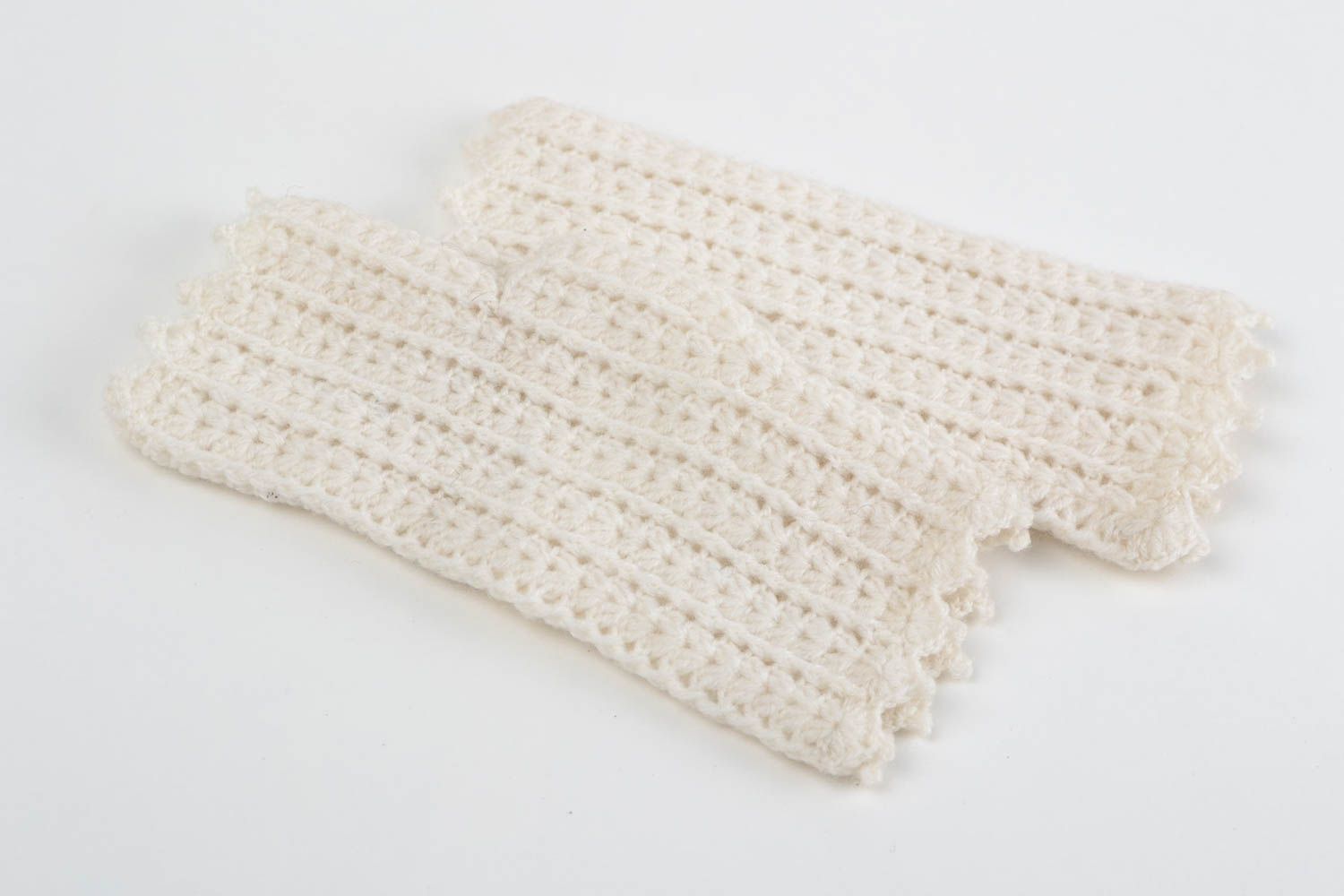 Mitaines tricotées Gants sans doigts fait main blanches Vêtement femme photo 4