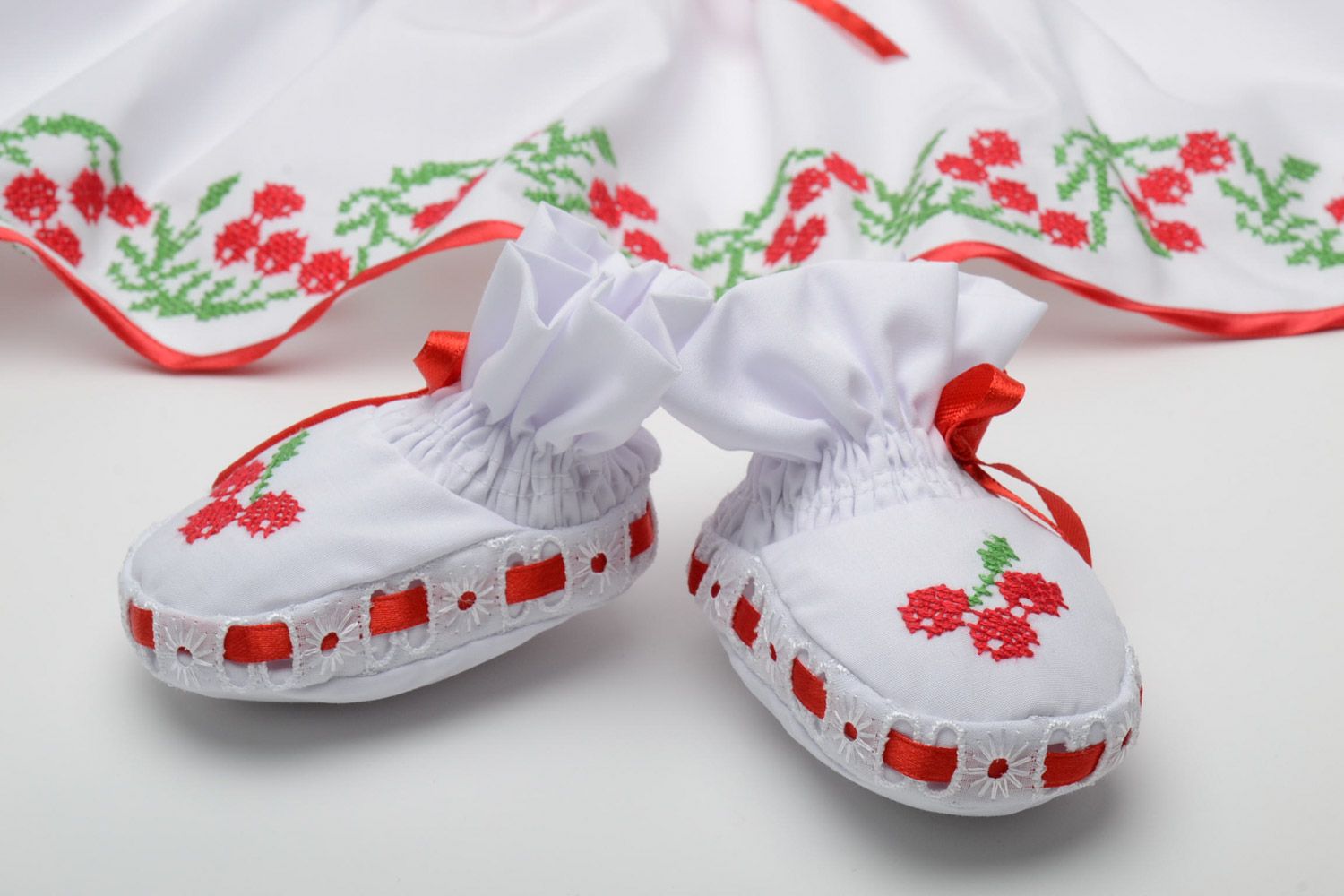 Set of handmade baby girl ornamented clothes dress pants hat and headband  photo 3