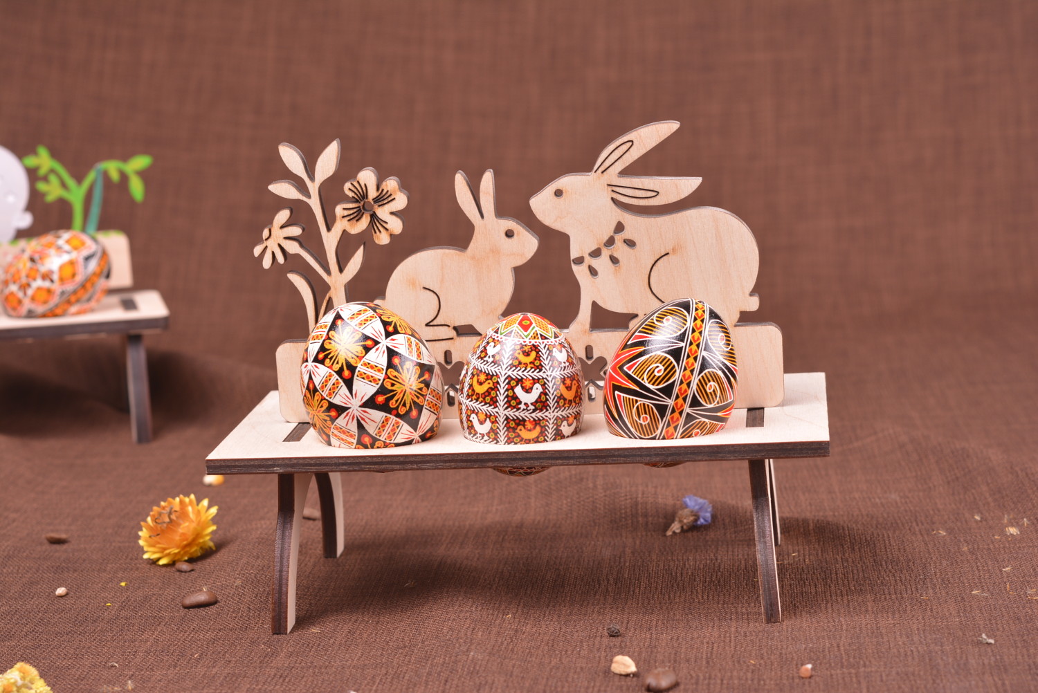 Handmade Easter decor ideas Easter egg stand table stand for eggs interior decor photo 1