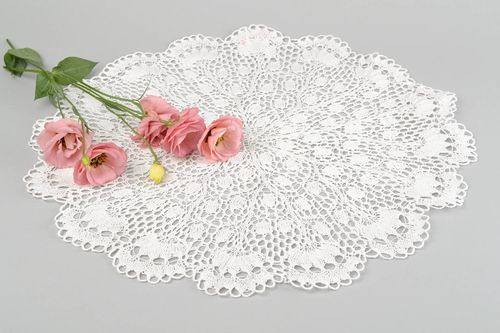 Tovagliolo ricamato bianco fatto a mano salvietta decorativa di cotone - MADEheart.com