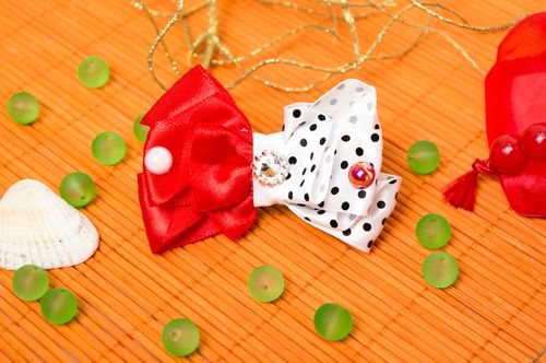 Lazo para el pelo hecho a mano de cintas gancho para el cabello regalo original - MADEheart.com