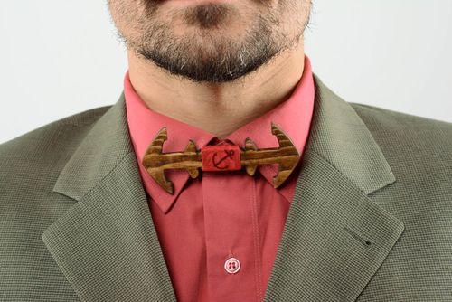 Wooden bow tie in the form of an anchor - MADEheart.com