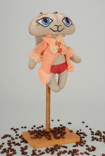 Muñeca tilda animales, juguete de peluche “Conejito con abrigo” - MADEheart.com