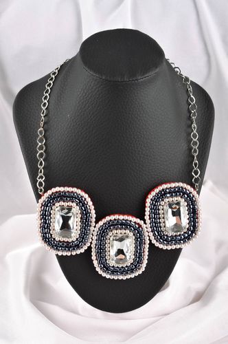 Collier design Bijou fait main perles de rocaille cristaux Cadeau femme - MADEheart.com