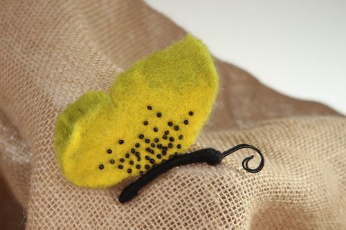 Bijou feutré en laine broche Papillon  - MADEheart.com