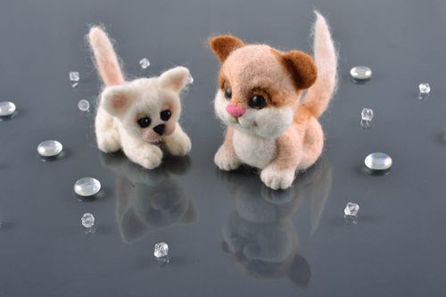 Muñecos de fieltro de lana - MADEheart.com