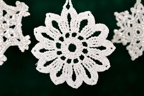 Unusual handmade crochet wall hanging snowflake room decor ideas small gifts - MADEheart.com