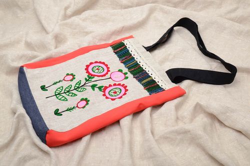 Fabric bag with embroidery - MADEheart.com