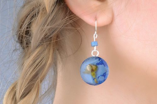 Earrings with dried flowers in jewelry resin - MADEheart.com