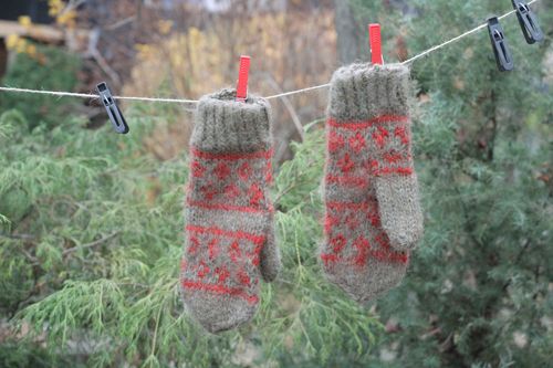 Woolen handmade mittens - MADEheart.com