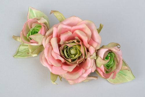 Handmade silk flowers DIY hair clip - MADEheart.com