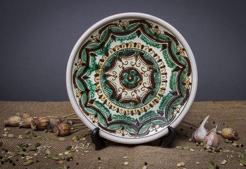Decorative plate with stand - MADEheart.com