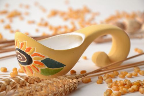 Bemalte Soßenkanne aus Keramik - MADEheart.com