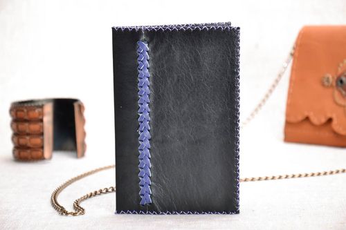 Handmade leather passport cover - MADEheart.com