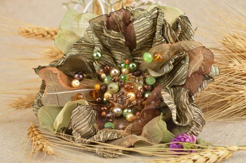 Beautiful handmade brooch hair clip flowers in hair accessories for girls - MADEheart.com