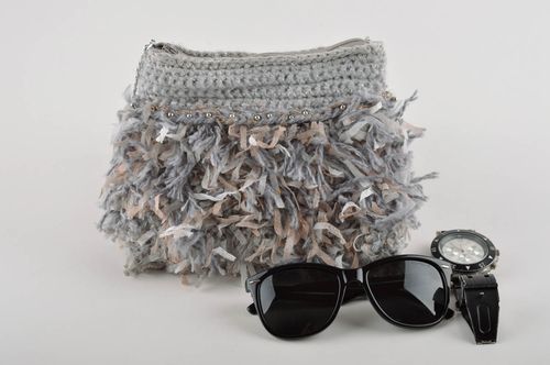 Petit Sac bandoulière fait main gris tricoté en laine Accessoire femme - MADEheart.com