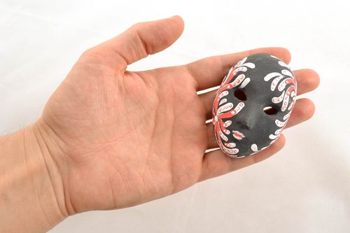 Maschera di carnevale piccola fatta a mano in ceramica decorazione da parete  - MADEheart.com