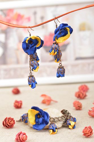 Handmade Damen Schmuck Set Armband mit Blumen und ausgefallener Ohrschmuck  - MADEheart.com