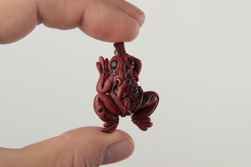 Handmade plastic pendant design fashion trends neck accessories for girls - MADEheart.com