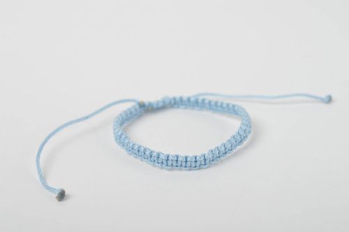 Bracelet tressé en lacets cirés Bijou fait main bleu fin original Cadeau enfant - MADEheart.com