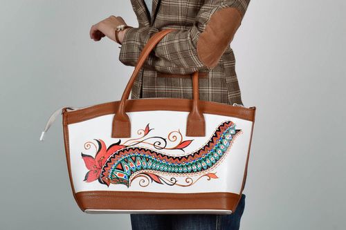 Sac à main en simili cuir blanc Chenille fait main - MADEheart.com